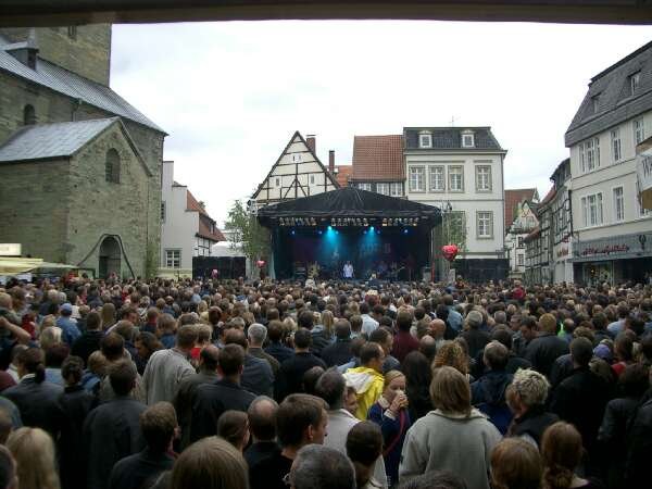 der Altar war malerisch plaziert